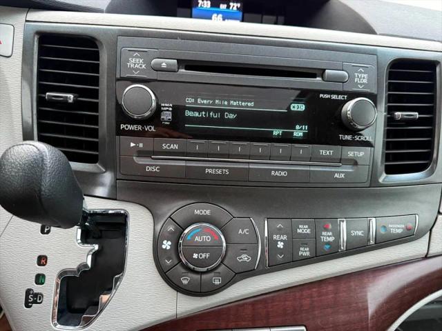 2013 Toyota Sienna XLE V6 8 Passenger