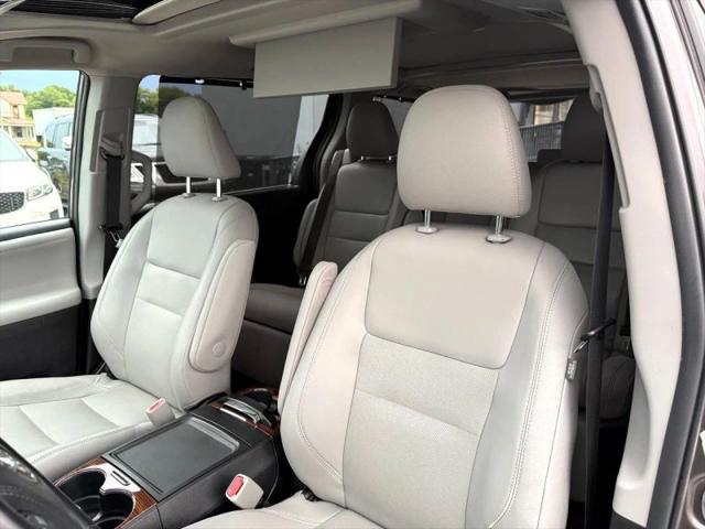 2017 Toyota Sienna Limited 7 Passenger
