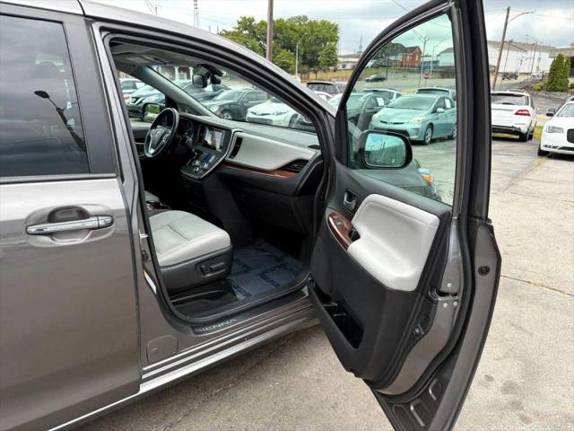 2017 Toyota Sienna Limited 7 Passenger