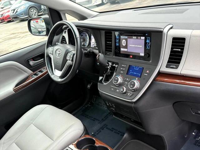 2017 Toyota Sienna Limited 7 Passenger