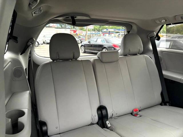 2017 Toyota Sienna Limited 7 Passenger