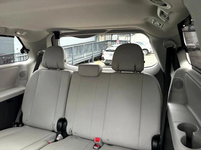 2017 Toyota Sienna Limited 7 Passenger