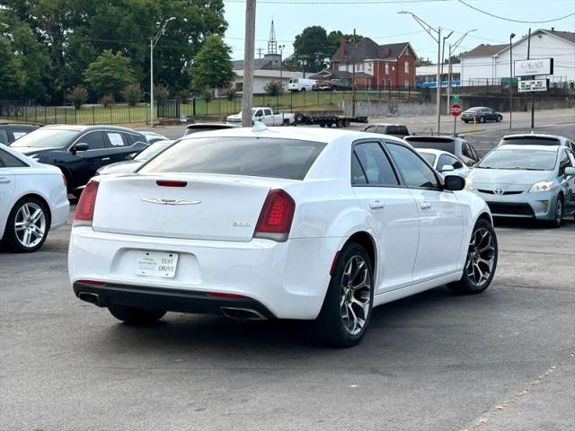 2018 Chrysler 300 Touring