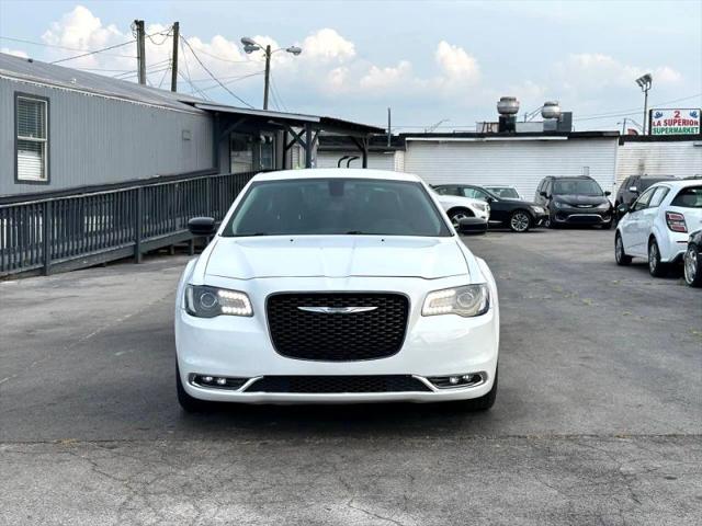 2018 Chrysler 300 Touring