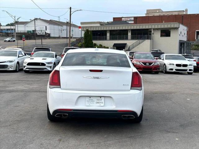 2018 Chrysler 300 Touring