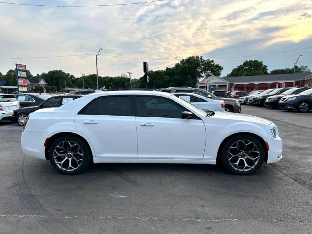 2018 Chrysler 300 Touring