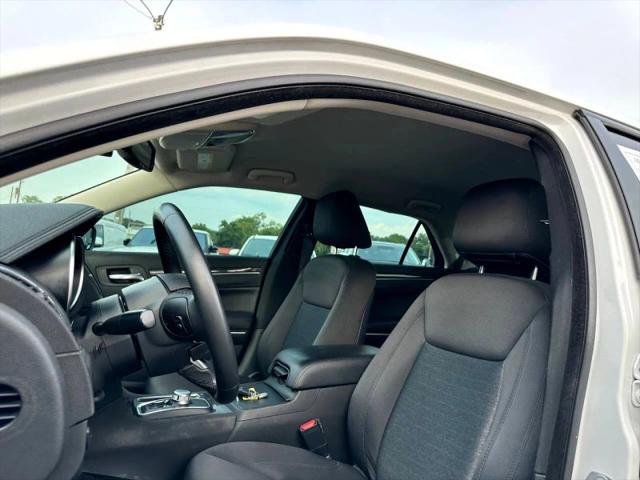 2018 Chrysler 300 Touring