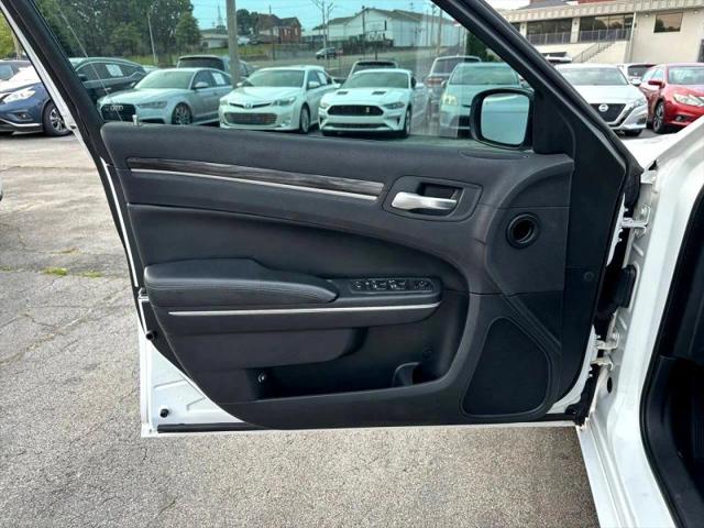 2018 Chrysler 300 Touring