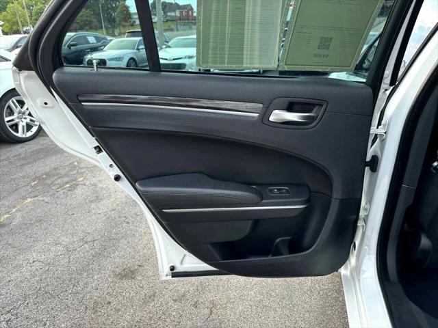 2018 Chrysler 300 Touring