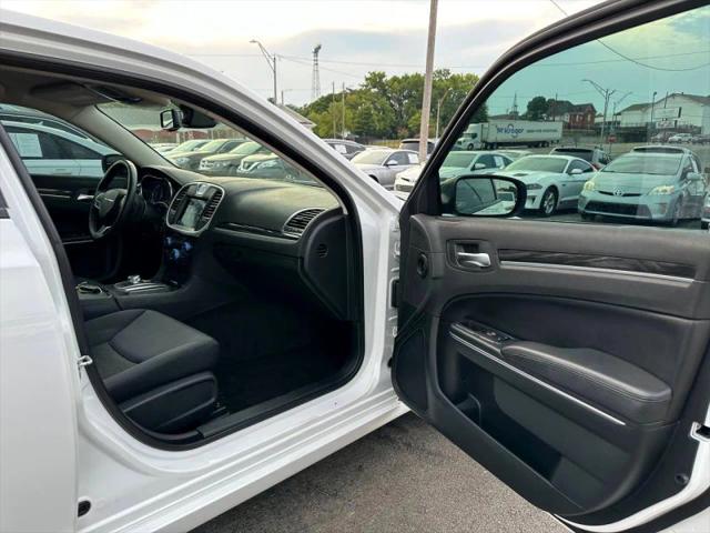 2018 Chrysler 300 Touring