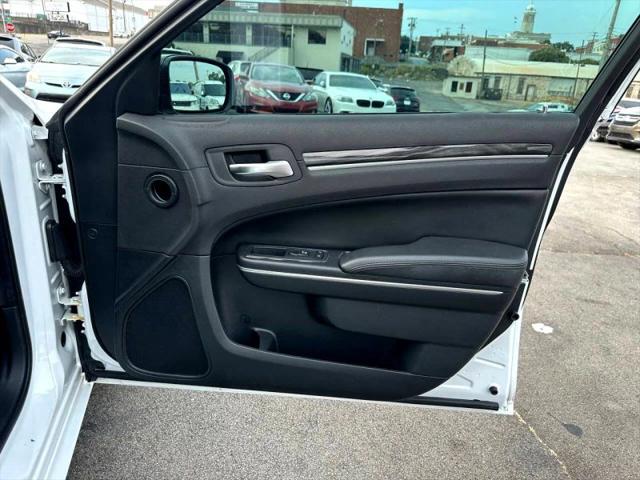 2018 Chrysler 300 Touring