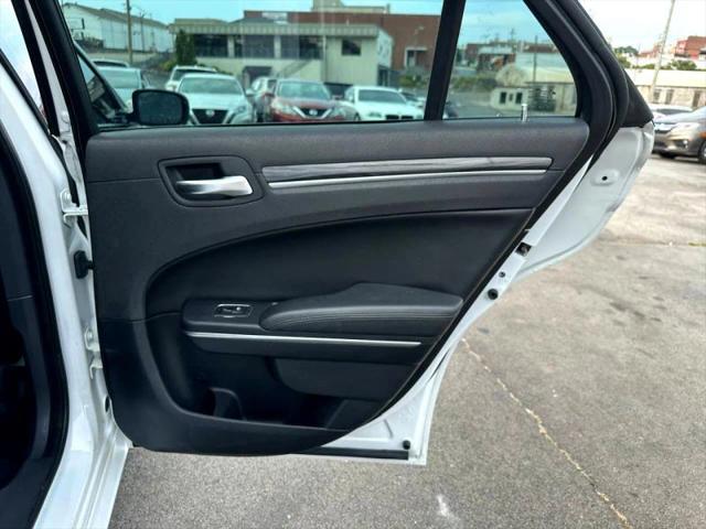 2018 Chrysler 300 Touring