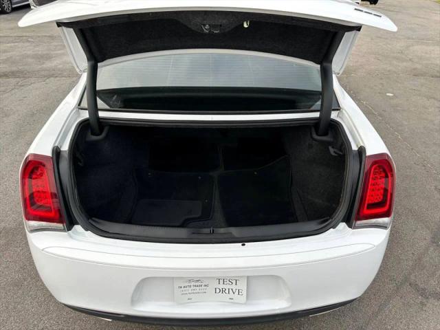 2018 Chrysler 300 Touring