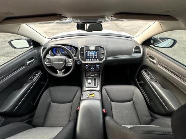 2018 Chrysler 300 Touring