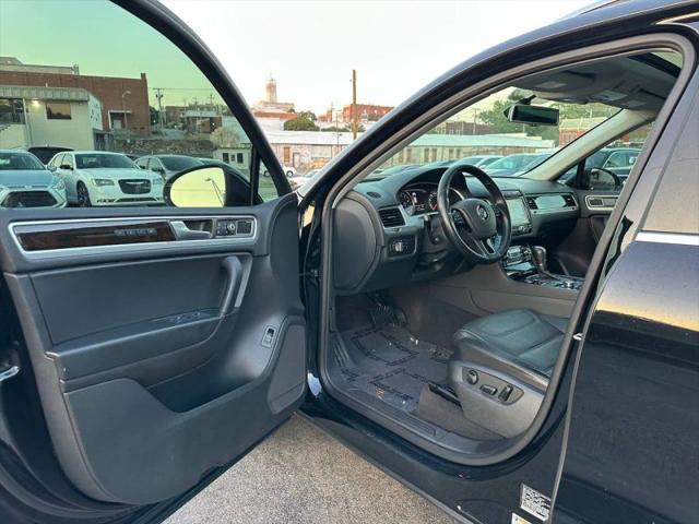 2014 Volkswagen Touareg 3.6L Executive