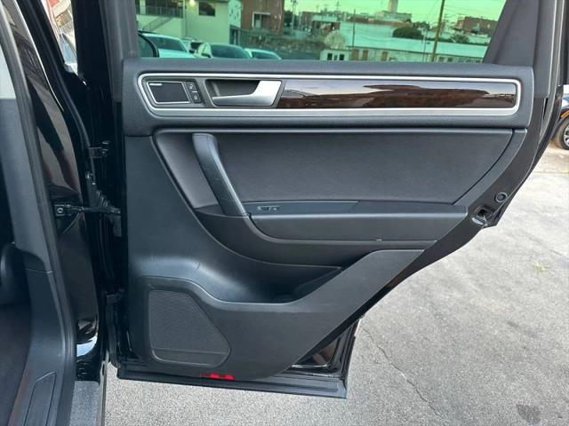 2014 Volkswagen Touareg 3.6L Executive
