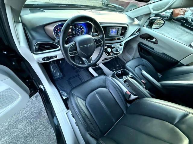 2017 Chrysler Pacifica Touring-L