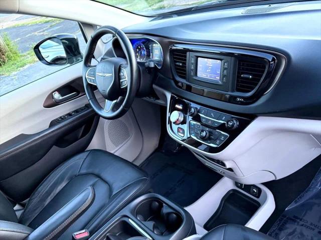 2017 Chrysler Pacifica Touring-L