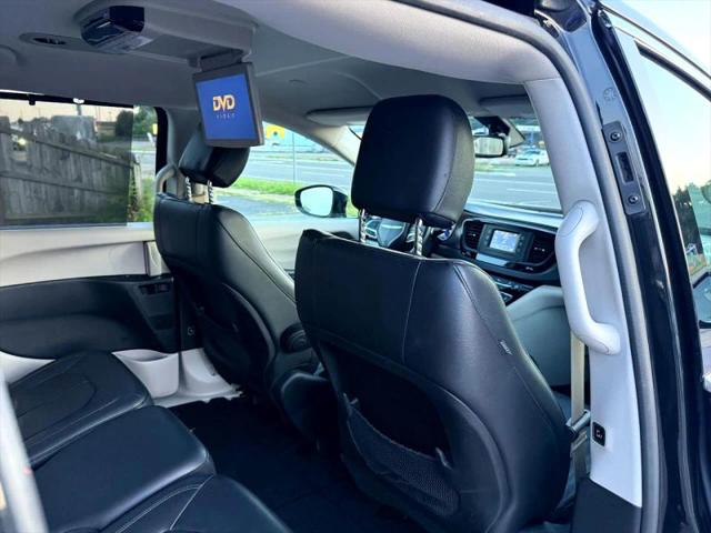 2017 Chrysler Pacifica Touring-L