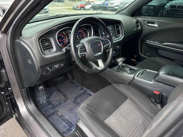 2017 Dodge Charger SXT RWD