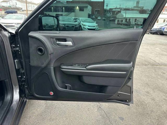 2017 Dodge Charger SXT RWD