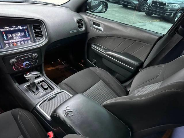 2017 Dodge Charger SXT RWD