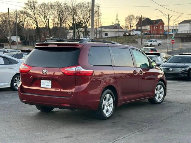 2015 Toyota Sienna LE 7 Passenger