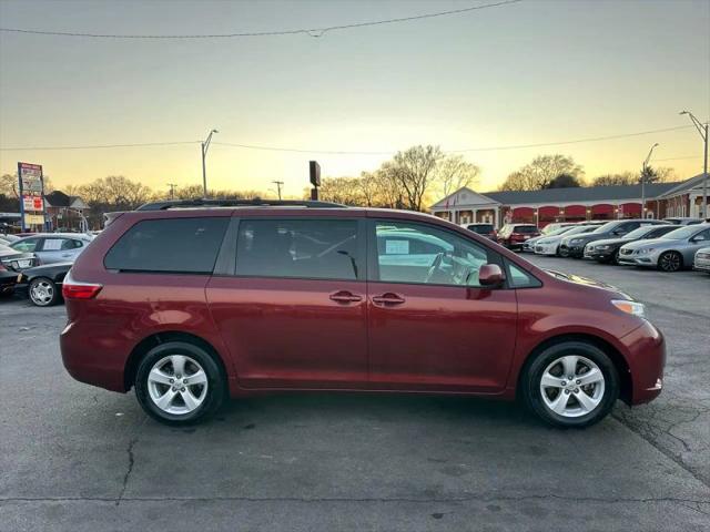 2015 Toyota Sienna LE 7 Passenger