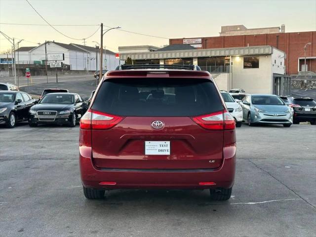 2015 Toyota Sienna LE 7 Passenger