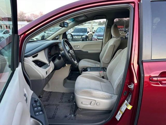 2015 Toyota Sienna LE 7 Passenger