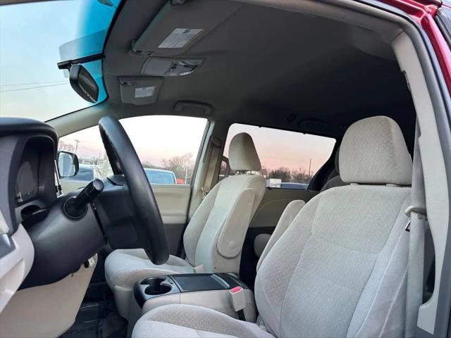 2015 Toyota Sienna LE 7 Passenger