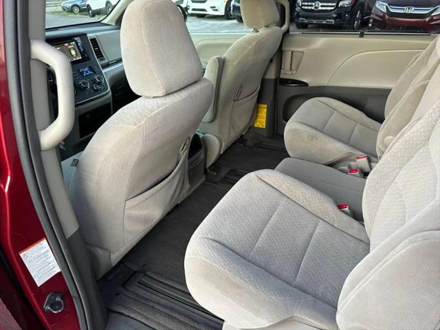 2015 Toyota Sienna LE 7 Passenger