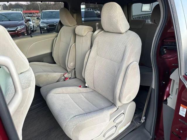 2015 Toyota Sienna LE 7 Passenger