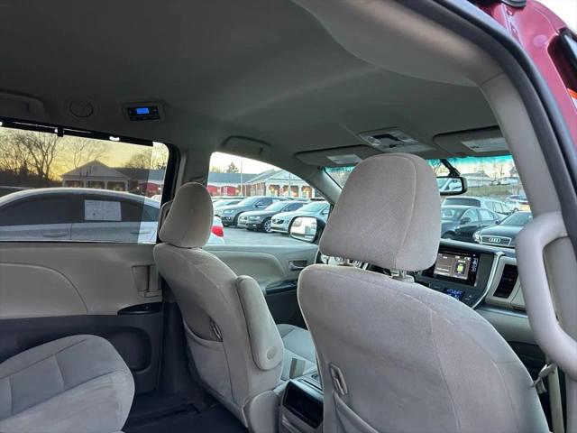 2015 Toyota Sienna LE 7 Passenger