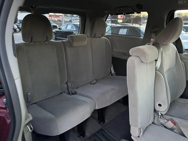 2015 Toyota Sienna LE 7 Passenger