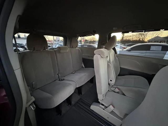 2015 Toyota Sienna LE 7 Passenger