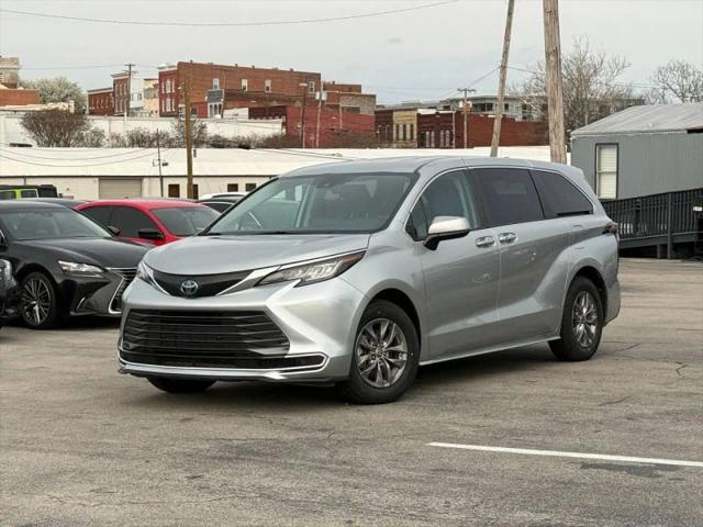 2023 Toyota Sienna LE for sale in Columbia, TN