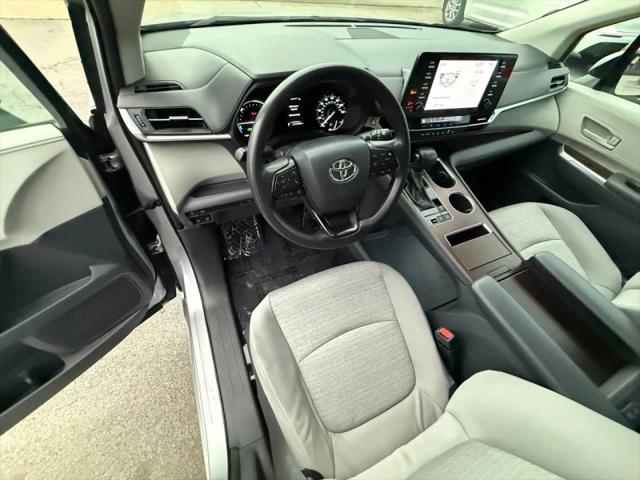 2023 Toyota Sienna LE