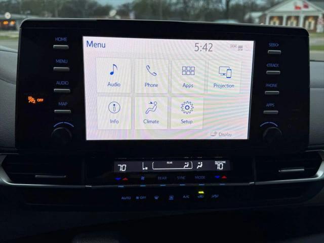 2023 Toyota Sienna LE