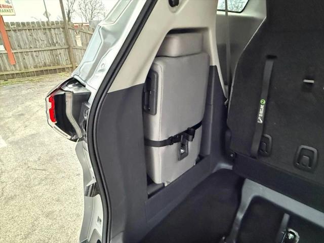 2023 Toyota Sienna LE