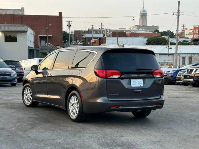 2020 Chrysler Voyager LX