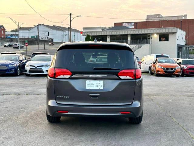 2020 Chrysler Voyager LX