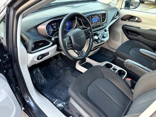 2020 Chrysler Voyager LX