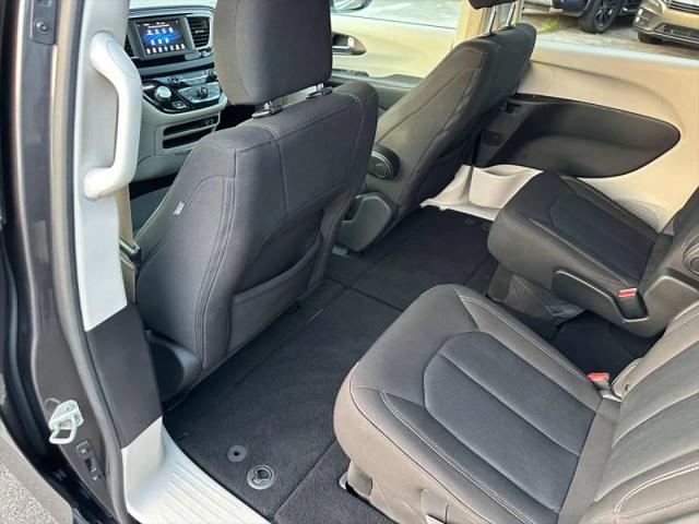 2020 Chrysler Voyager LX