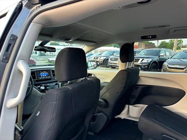 2020 Chrysler Voyager LX