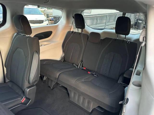 2020 Chrysler Voyager LX