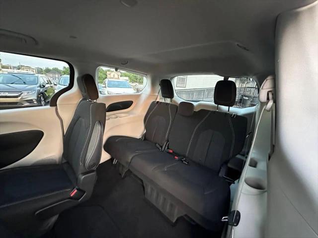 2020 Chrysler Voyager LX