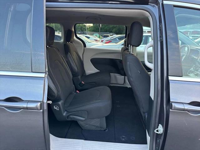 2020 Chrysler Voyager LX