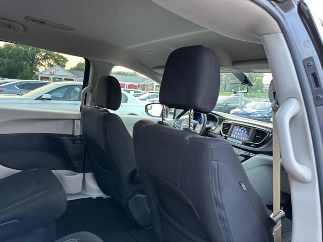 2020 Chrysler Voyager LX