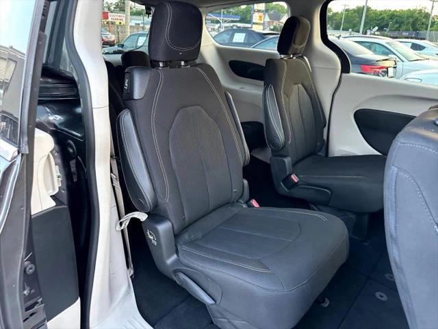 2020 Chrysler Voyager LX